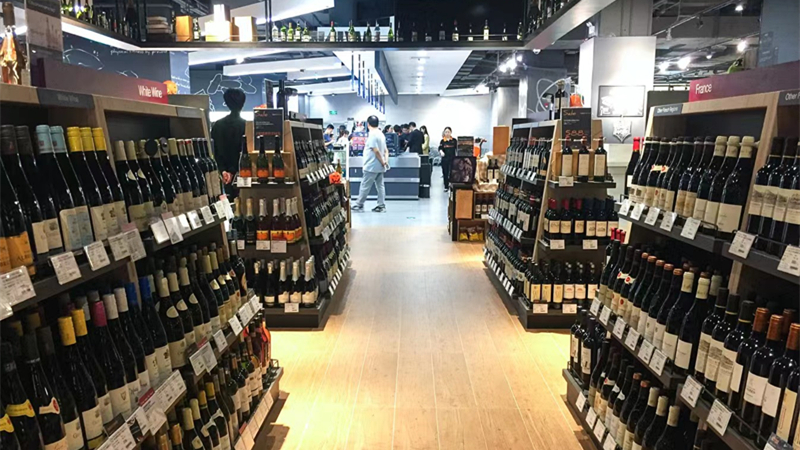 美国葡萄酒在华进入冰冻期，有商家称卖完就不进货了