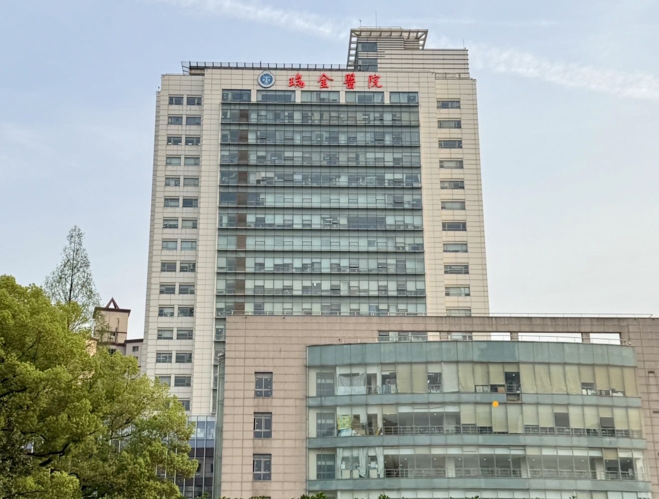 上海市卫健委发布重磅文件！除了公立医院“年薪制”，还有这些重点