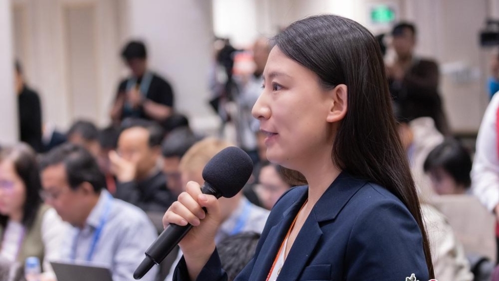 央行行长潘功胜答一财：设立5000亿元服务消费与养老再贷款