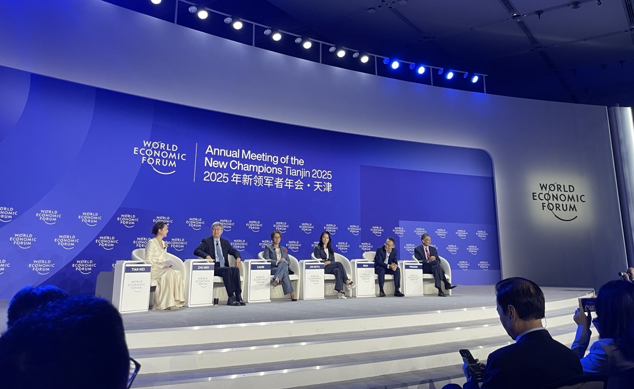 达沃斯热议经济驱动力，中国的关键词依然是消费与科技 