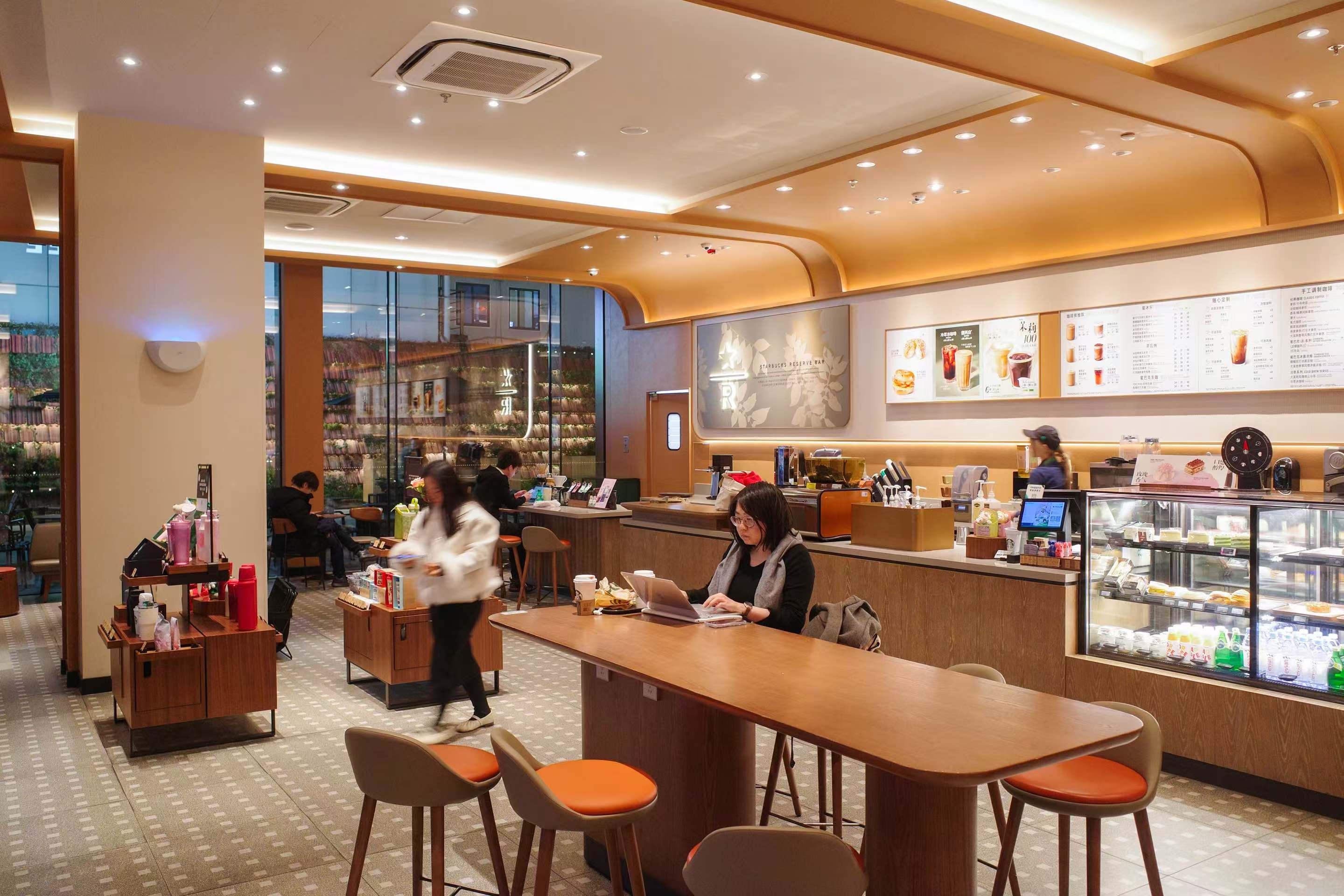 商业秘密｜补贴洪流中的咖啡业：巨头收割，小店挣扎(2)