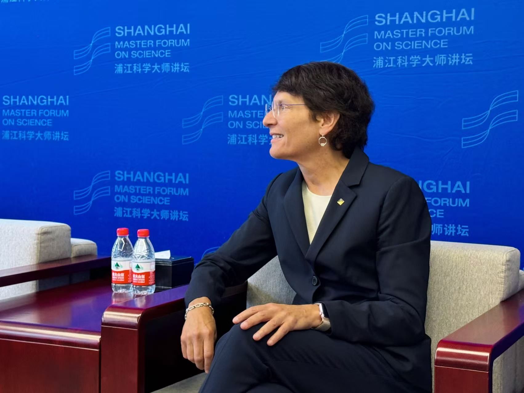 爱玩摇滚的诺奖得主上海发声:正和中国公司合作癌症免疫治疗