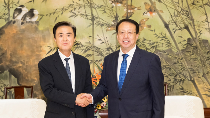 龚正市长会见韩国忠清南道知事，期待两地持续深化合作