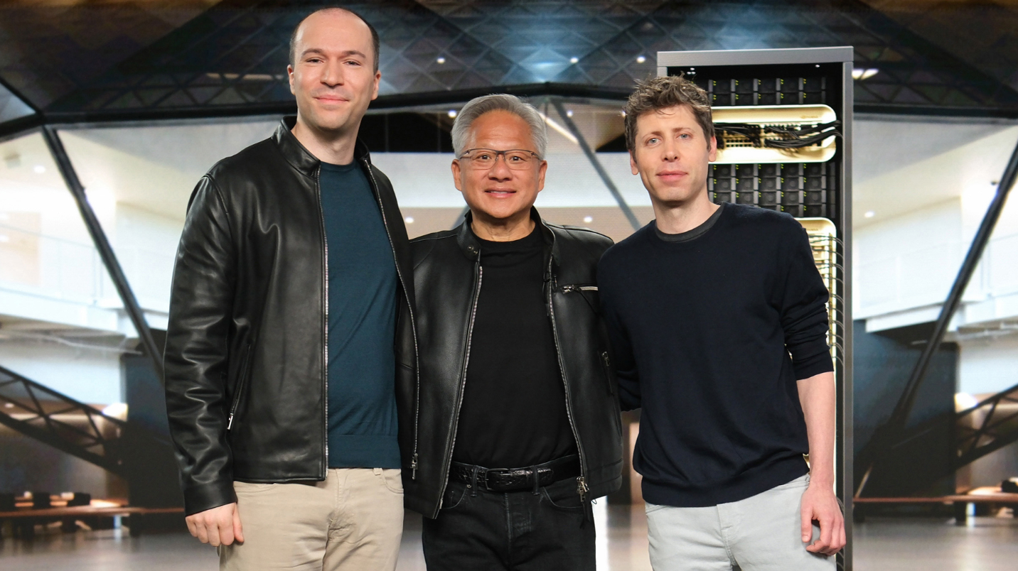 捆绑OpenAI,英伟达掀起算力基建“风暴” 捆绑OpenAI,英伟达掀起算力基建“风暴”