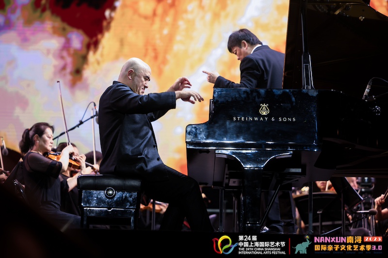 坐高铁去古镇看演出，上海国际艺术节启动分会场专列