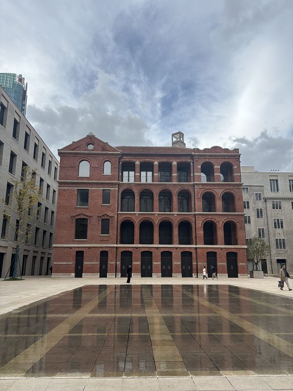 在上海外滩百年建筑里出神？他们为老市府大楼焕新发声(6)