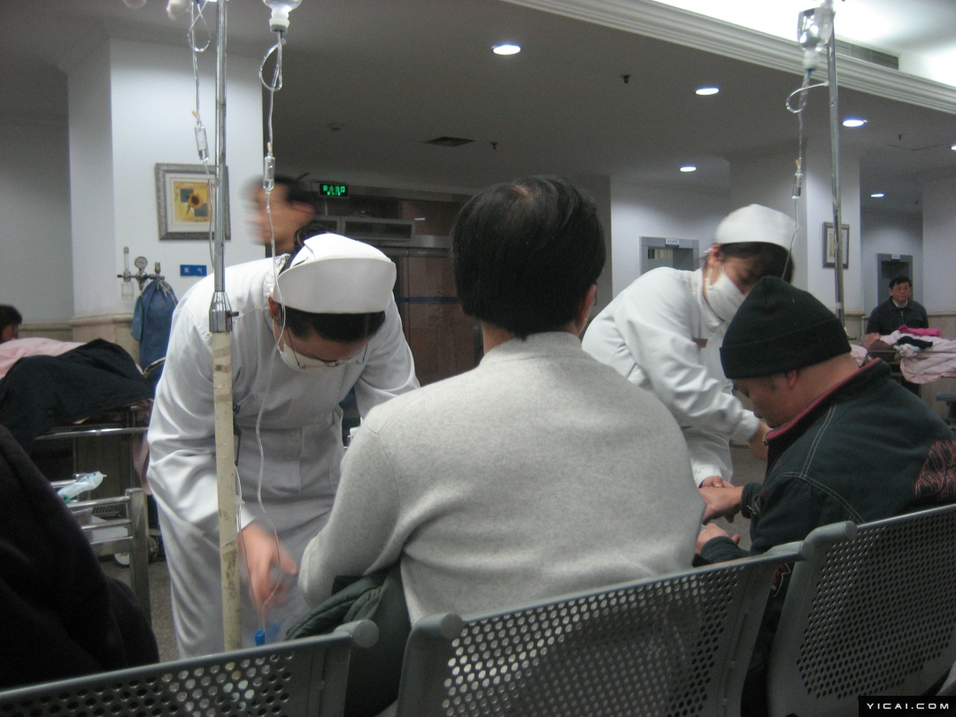 老有所依｜陪诊师月入十万？陪诊业需求井喷，平台抽成最高50%