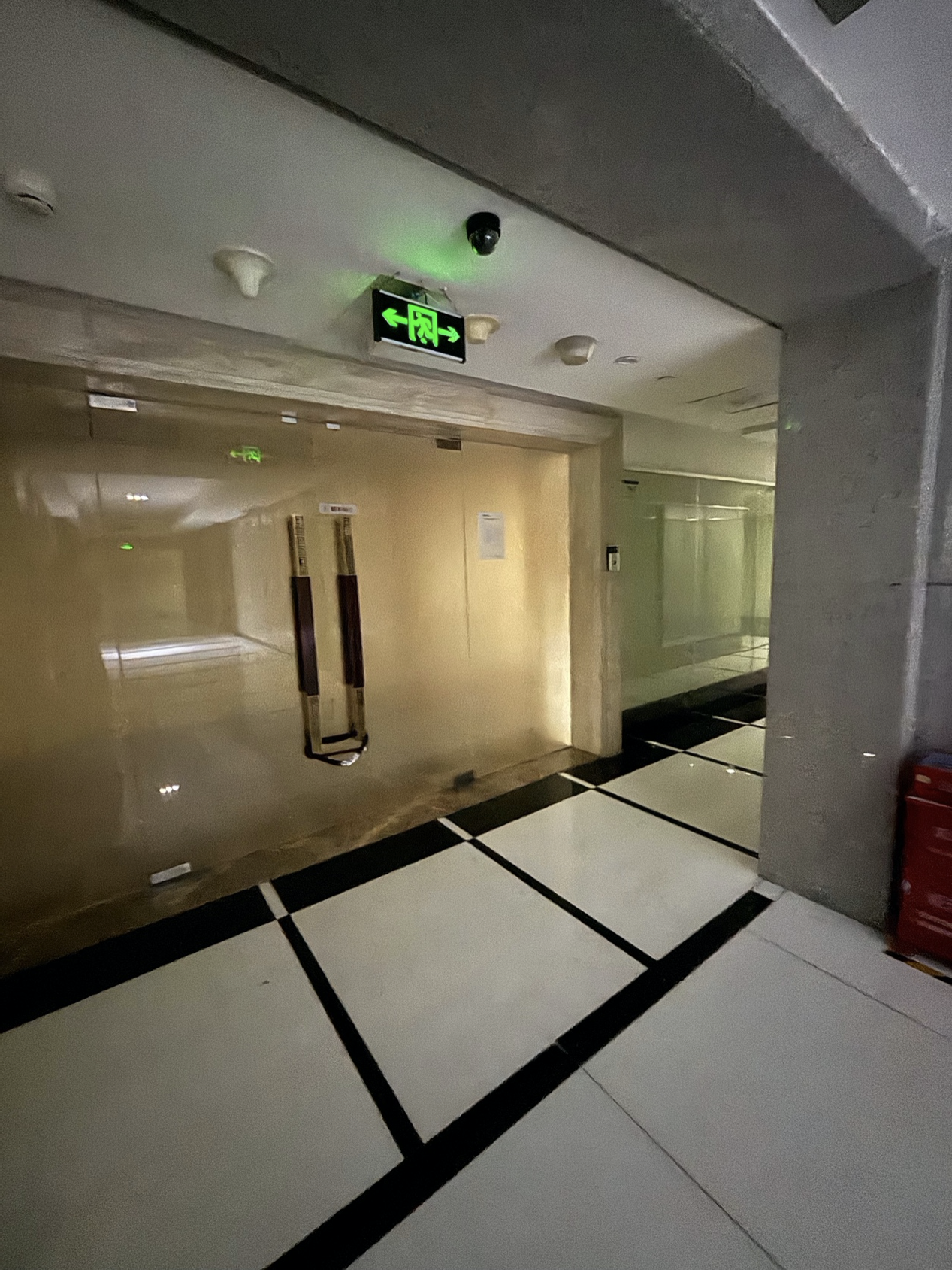 独家|黄金巨头金雅福70亿理财爆雷：危险的黄金委托、10%高收益背后的“拼单代持”与“名股实债”