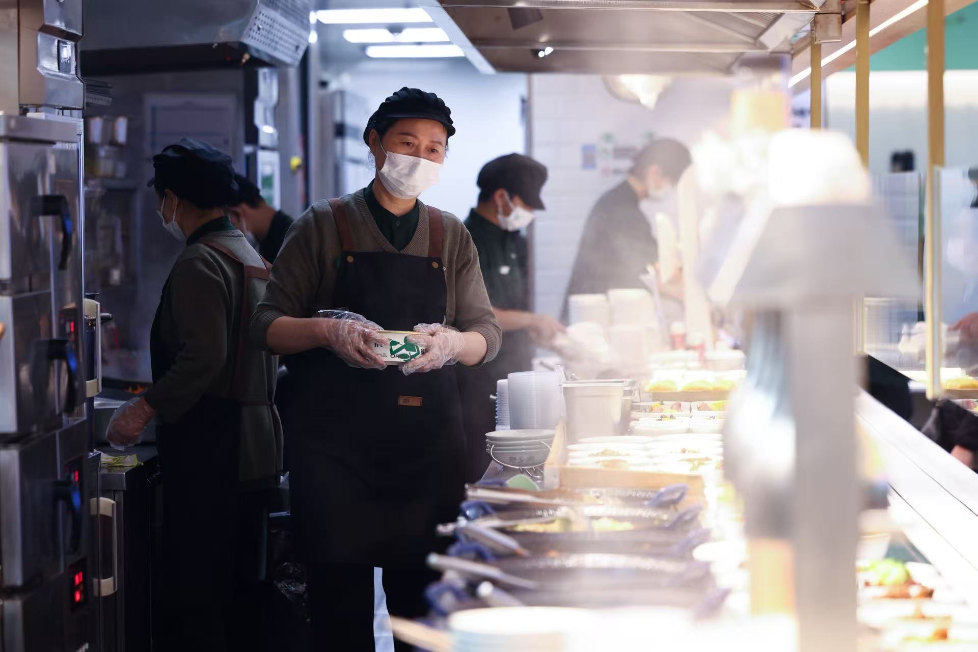 老有所依｜12年送餐里程绕地球7圈！老年食堂的坚守与挑战