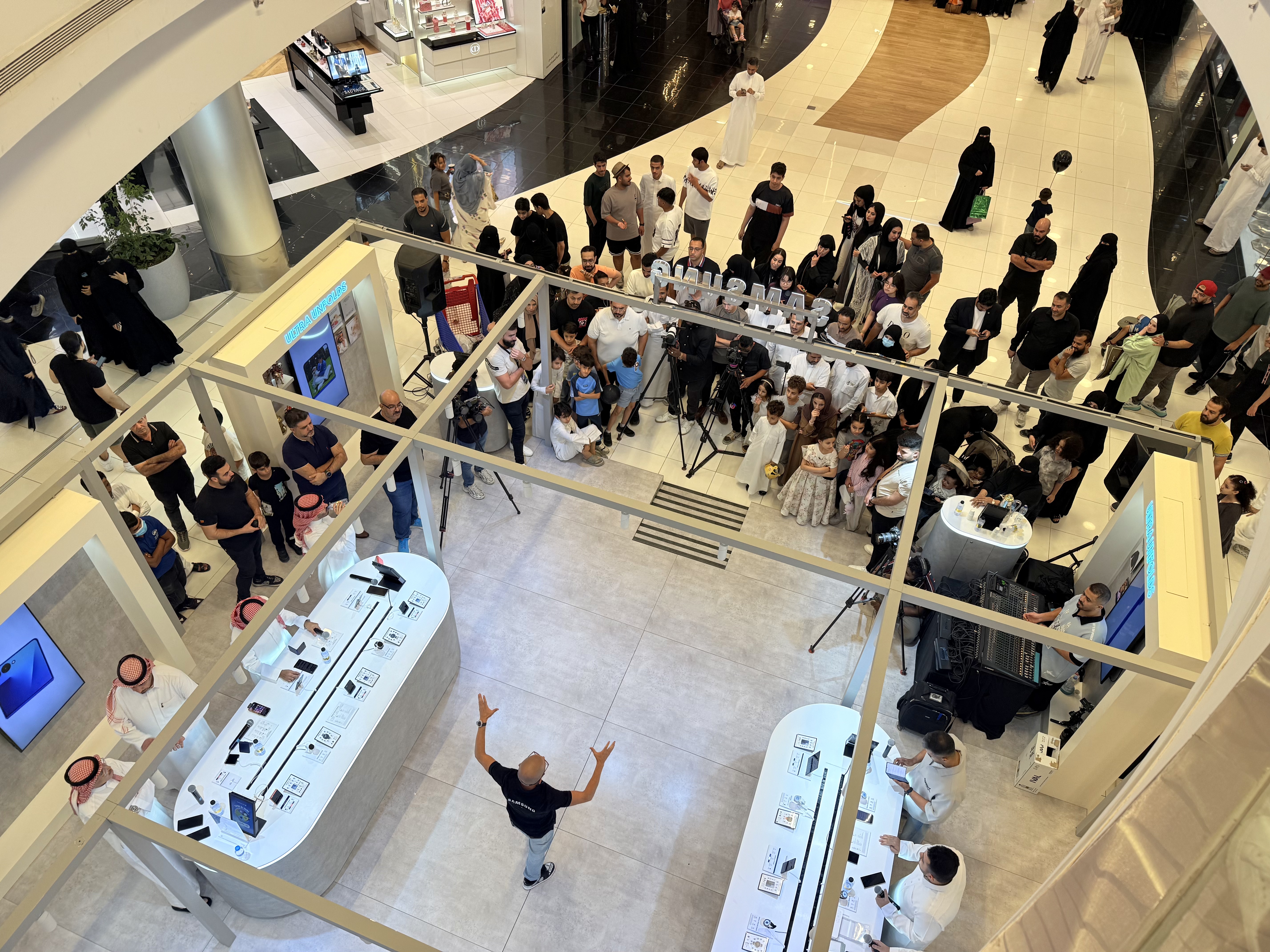 那些从中兴、华为离开的人,在中东做出了下一个“小腾讯” 那些从中兴、华为离开的人,在中东做出了下一个“小腾讯”