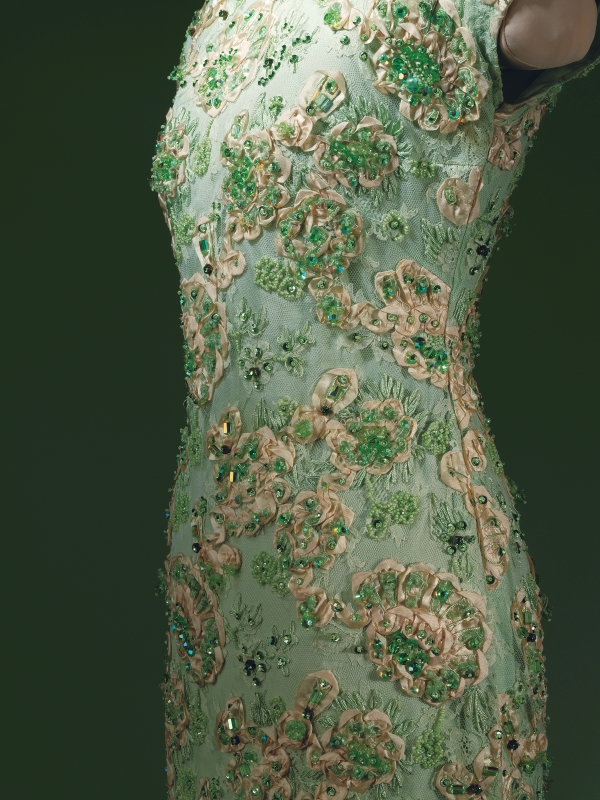 情歌王子张信哲，为何对旗袍情有独钟？