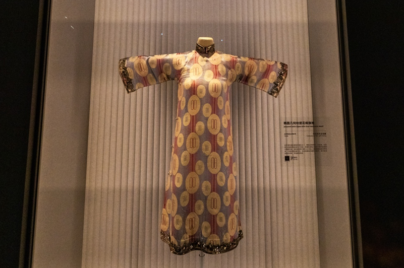 情歌王子张信哲，为何对旗袍情有独钟？