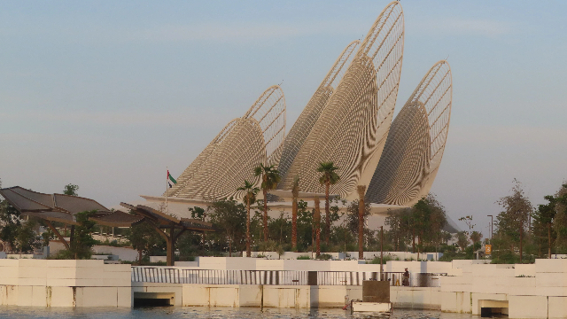 夏季最高温度能达50℃,旅游业为什么还成阿布扎比核心支柱? 夏季最高温度能达50℃,旅游业为什么还成阿布扎比核心支柱?