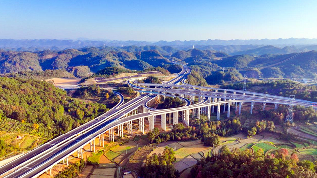 交通固定资产投资保持高位，多项重大工程交付使用