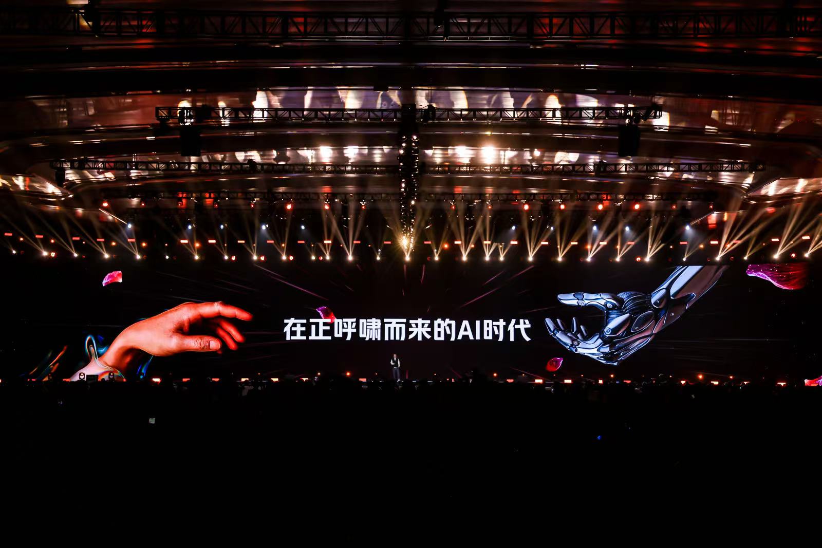 吴晓波：在“AI最大泡沫期”里，看见中国产业智能化试验场 