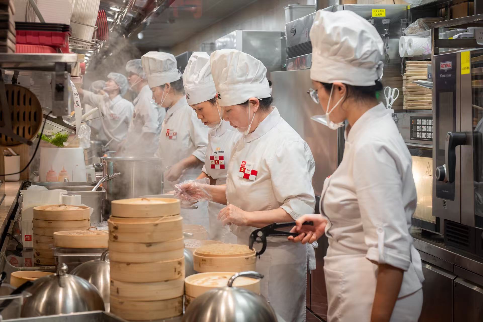 贾国龙回应关店：关闭的102家门店在一季度完成，1.7万西贝员工尽力了