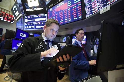 美股板块轮动加速:材料股、军工股等开年跑赢科技股 美股板块轮动加速:材料股、军工股等开年跑赢科技股