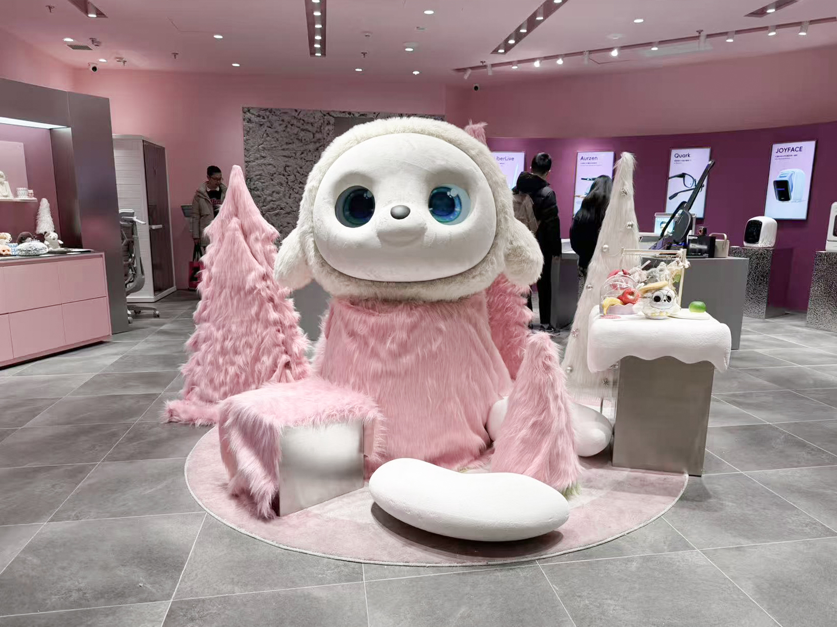 陪伴机器人的2026:反大模型的产品更好用?争夺AI应用入口 陪伴机器人的2026:反大模型的产品更好用?争夺AI应用入口