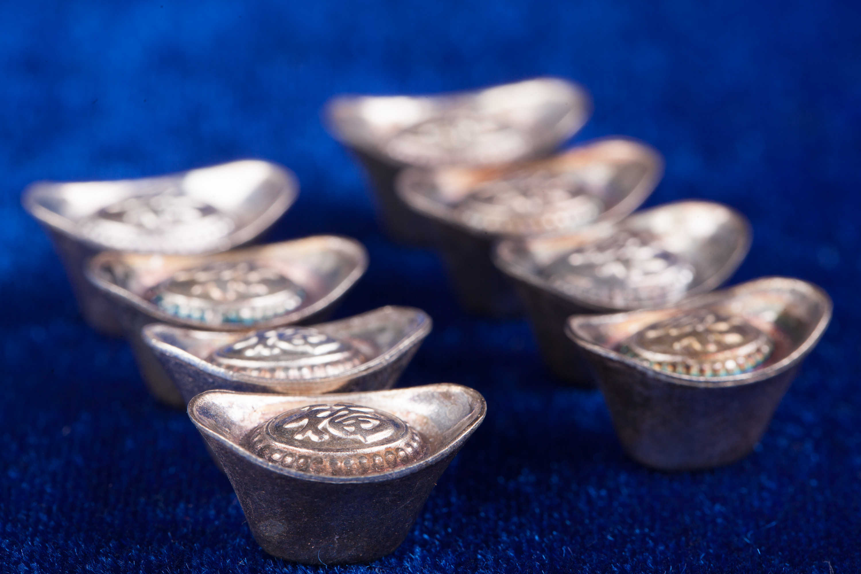 5万亿美元市值!白银超越英伟达升至全球第二资产,还能追吗 5万亿美元市值!白银超越英伟达升至全球第二资产,还能追吗