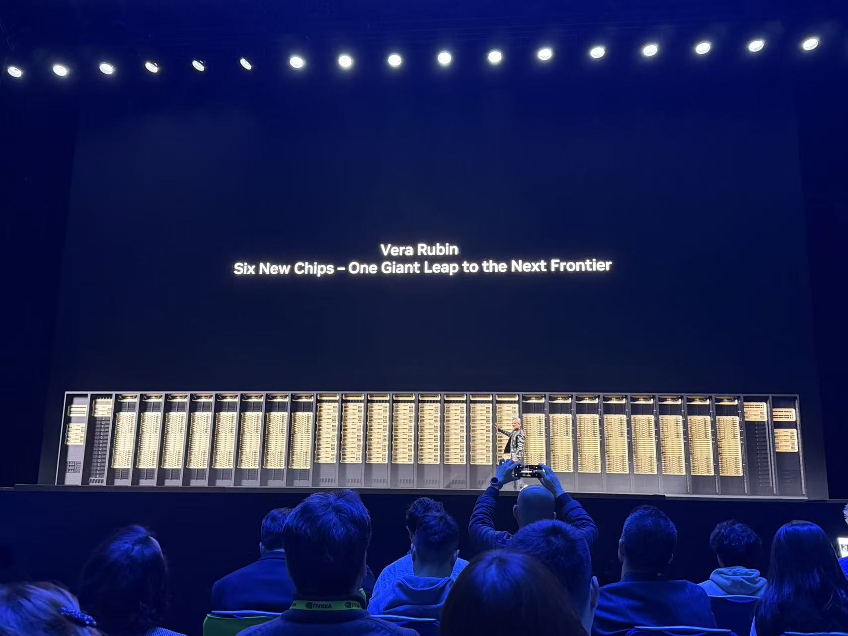 直击CES | 黄仁勋新年第一场发布：物理AI的ChatGPT时刻即将到来