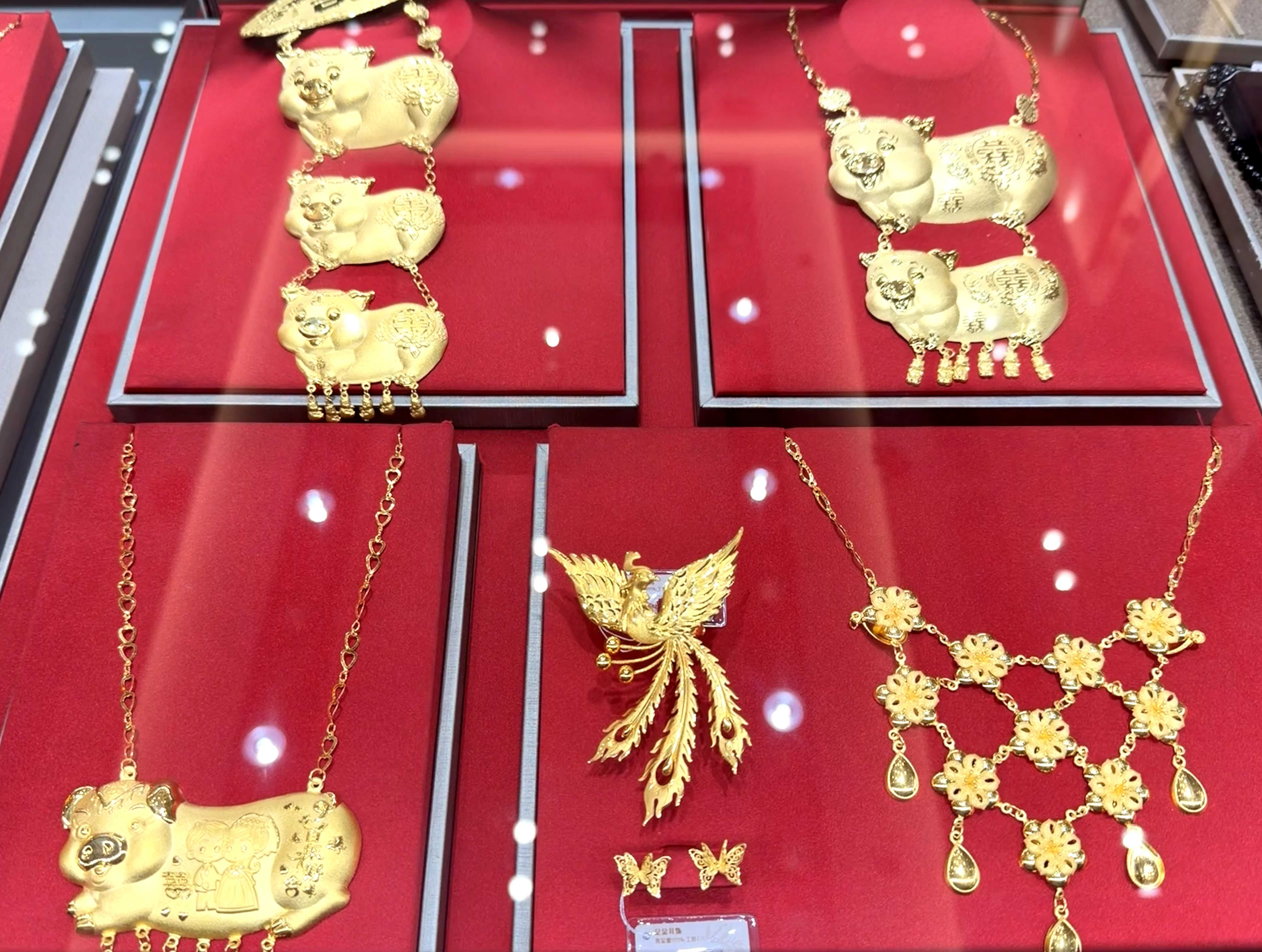 新年第一天，金饰克价还在跌