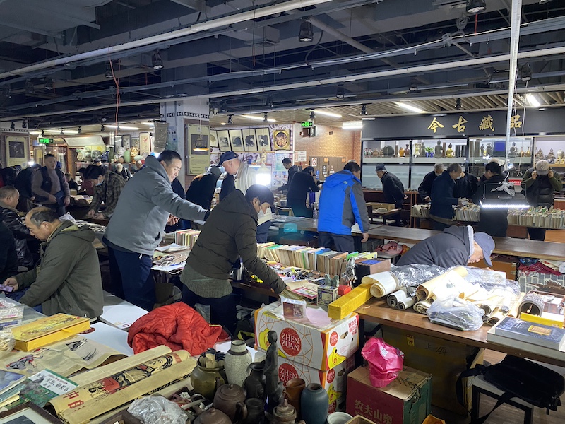 上海这处旧书市集恢复开放，能淘得到精品吗