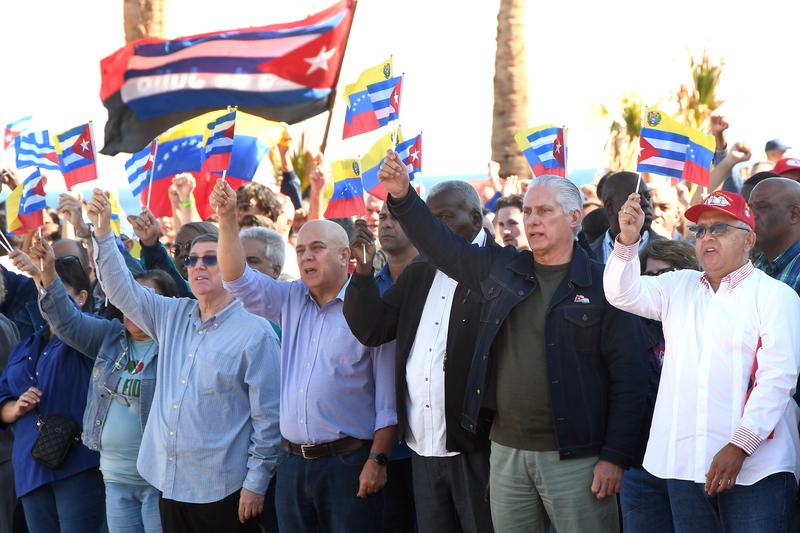 “唐罗主义”2026年炸裂开局:抓马杜罗,拉美国家脊背发凉 “唐罗主义”2026年炸裂开局:抓马杜罗,拉美国家脊背发凉