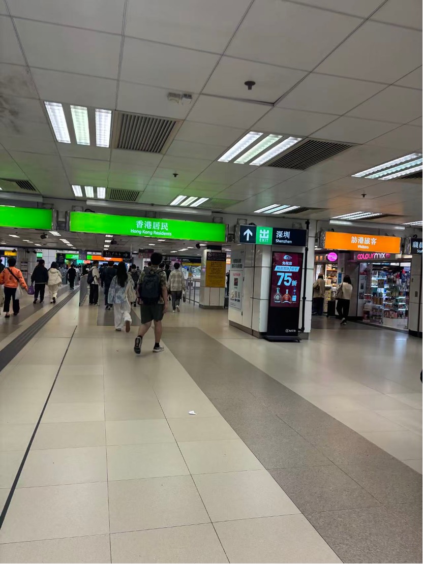 深港双城记：年轻人如何赚两边的钱？｜新春走基层