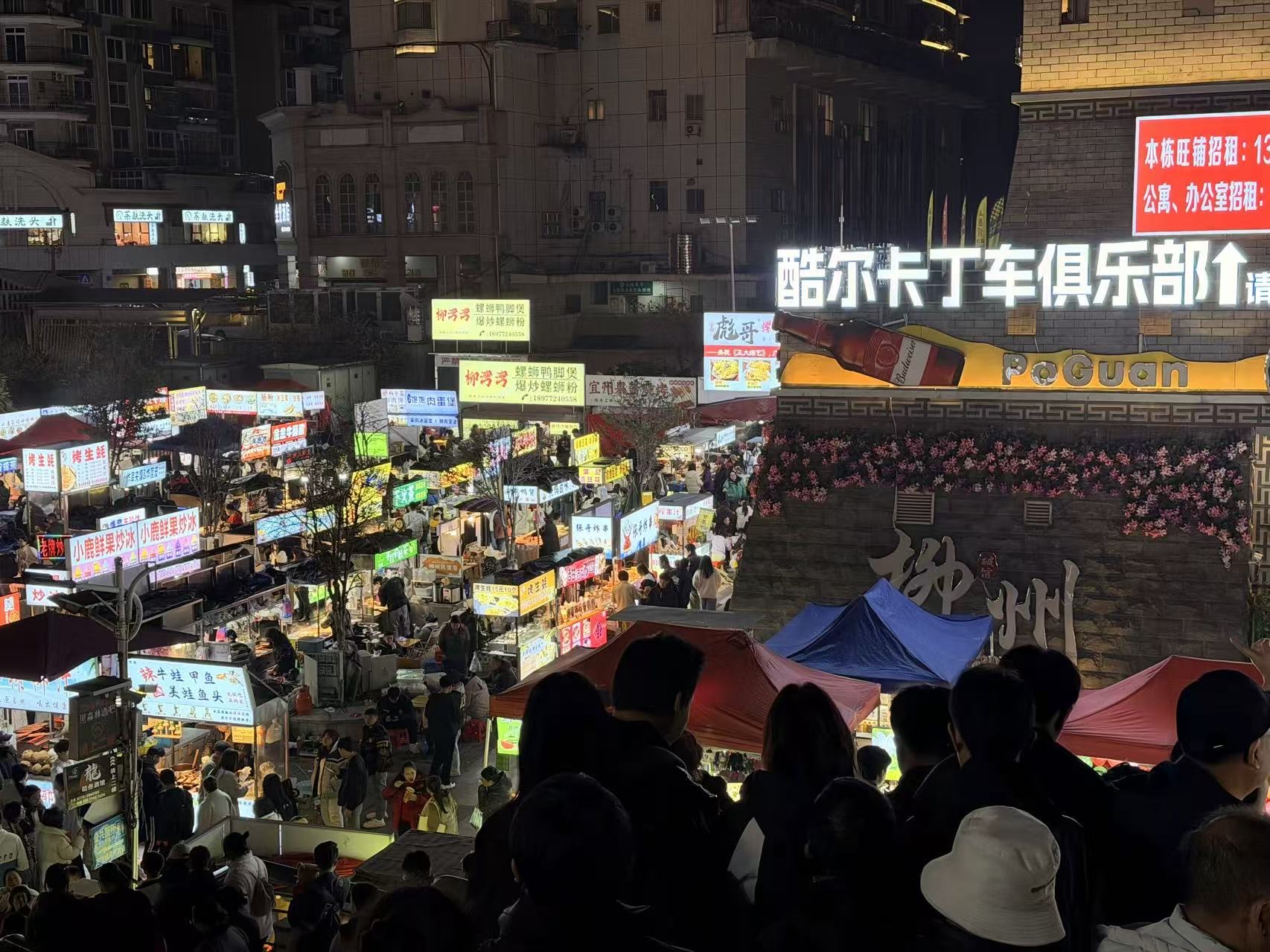 新鲜地道划算，游客爱上菜场和集市｜新春走基层