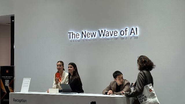 巴展2026丨多图直击世界移动通信大会：AI重点变了，中国机器人来了(6)