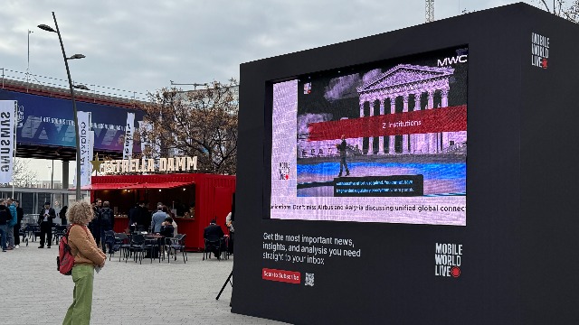 巴展2026丨多图直击世界移动通信大会：AI重点变了，中国机器人来了(7)