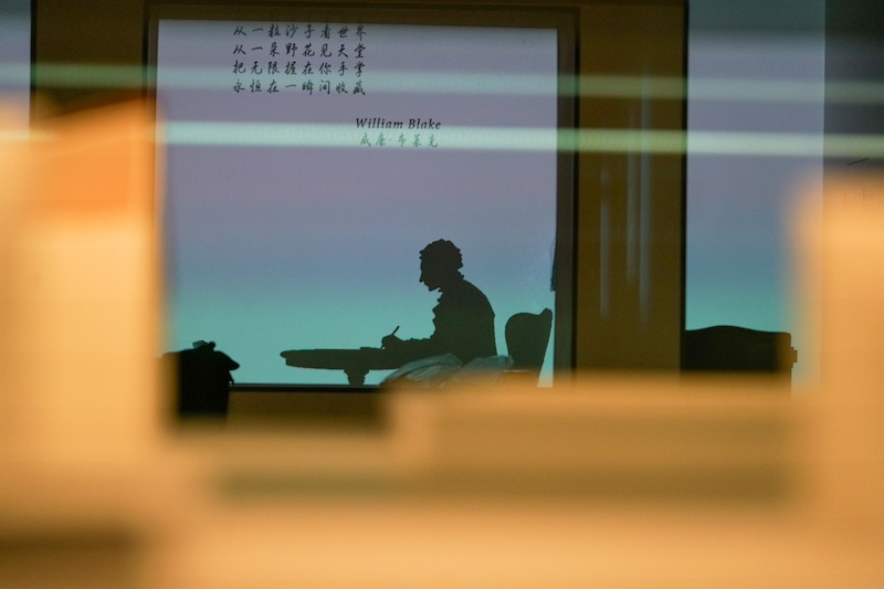从莎士比亚到托尔金，英国文学巨匠肖像展来到上海