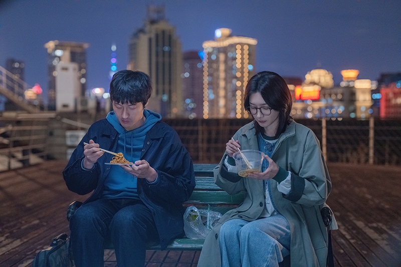 从饭搭子到恋爱未满，王传君江疏影演绎别样上海味道(2)