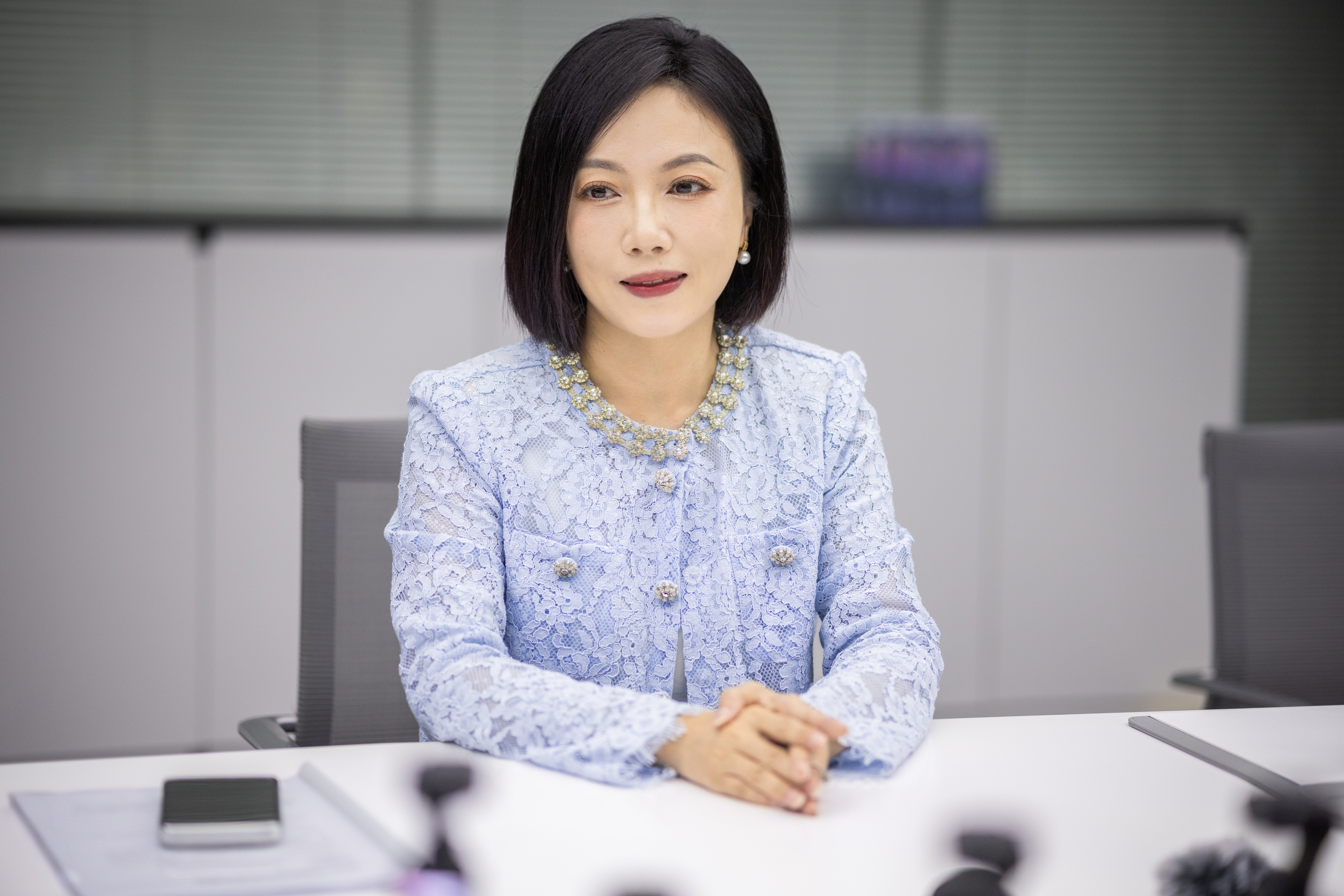 全国人大代表、美的副总裁钟铮呼吁治理AI虚假营销和数字人违规直播