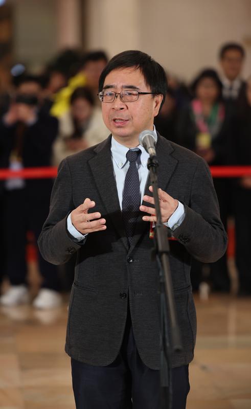 关键核心技术要不来等不来：全国两会上原始创新“出圈”