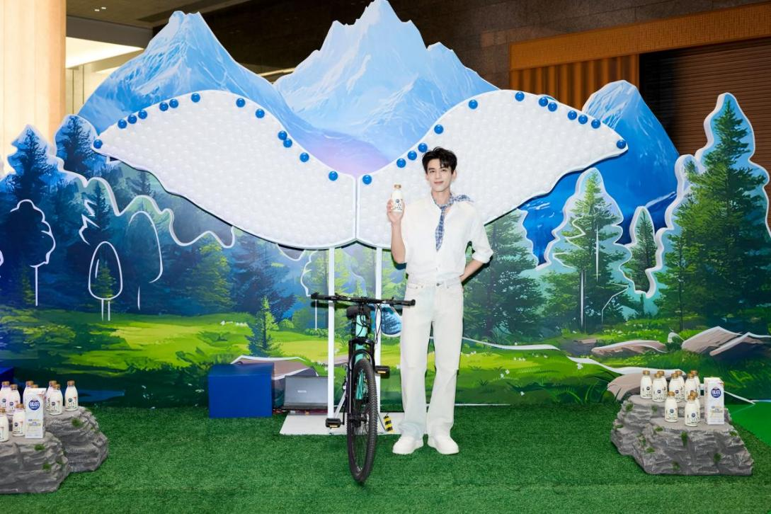 与吴磊同行，奔赴粉丝见面会！光明乳业以加倍保护力，为健康加冕(4)
