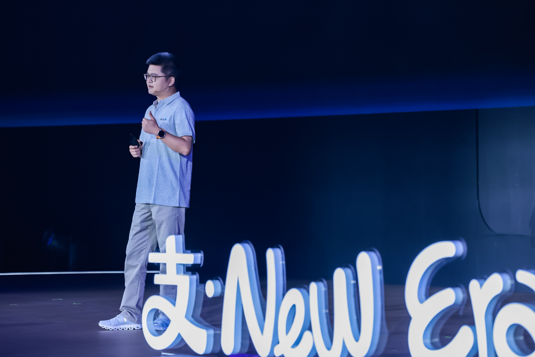 蚂蚁集团CEO韩歆毅：Agent 时代商业本质未变 信任逻辑将崛起(1)