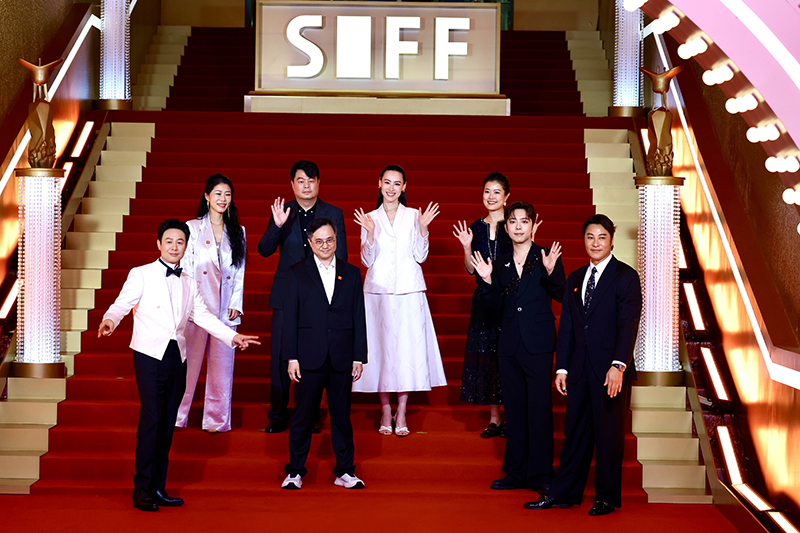 上影节金爵奖最佳影片《大西洋》,张颂文获最佳男演员(2) 上影节金爵奖最佳影片《大西洋》,张颂文获最佳男演员(2)
